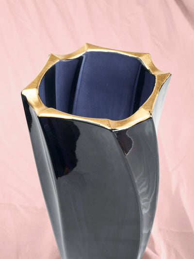Creat Crystal Vase in Onyx
